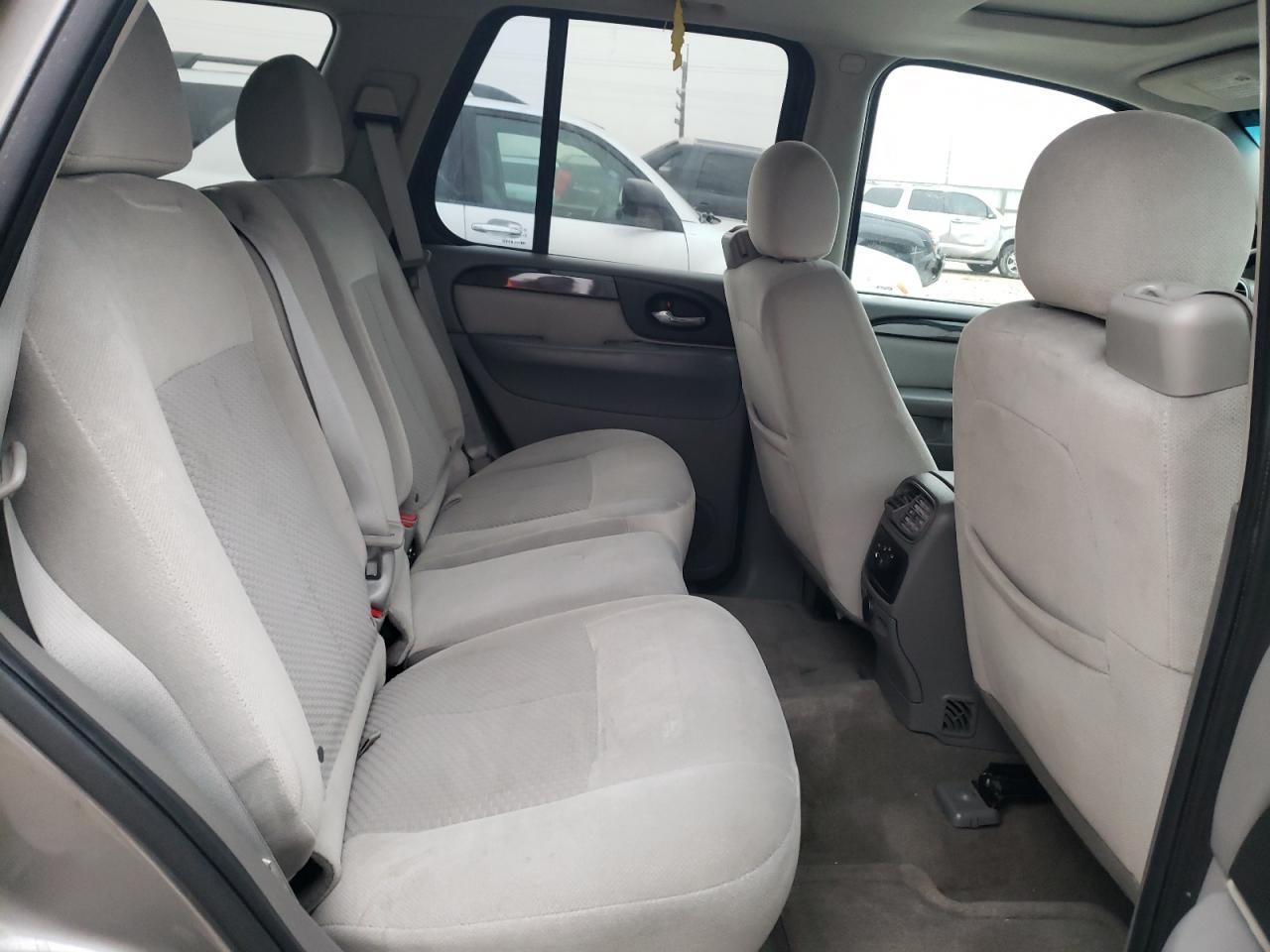 2008 GMC Envoy - Image 11