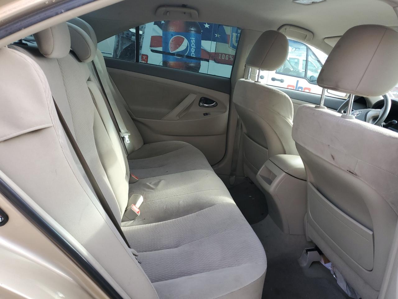 2011 Toyota Camry - Image 10