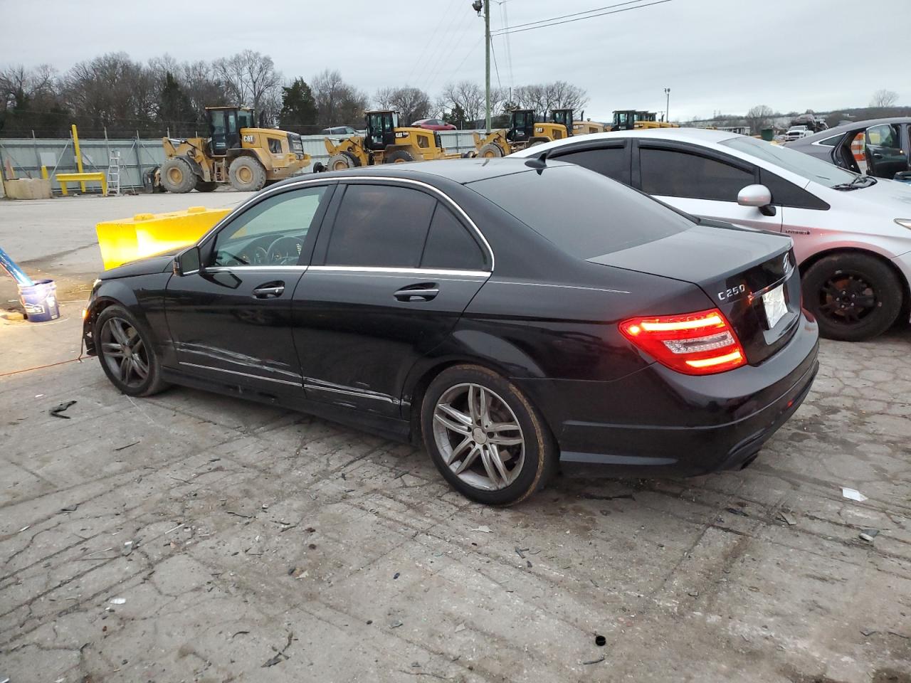 VIN WDDGF4HB0ER305209 2014 MERCEDES-BENZ C-CLASS no.2