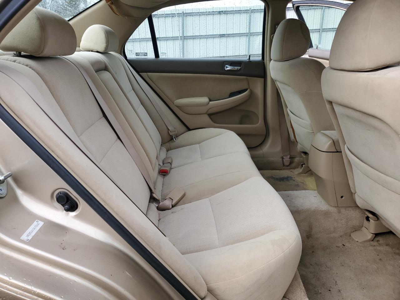 2005 Honda Accord - Image 10