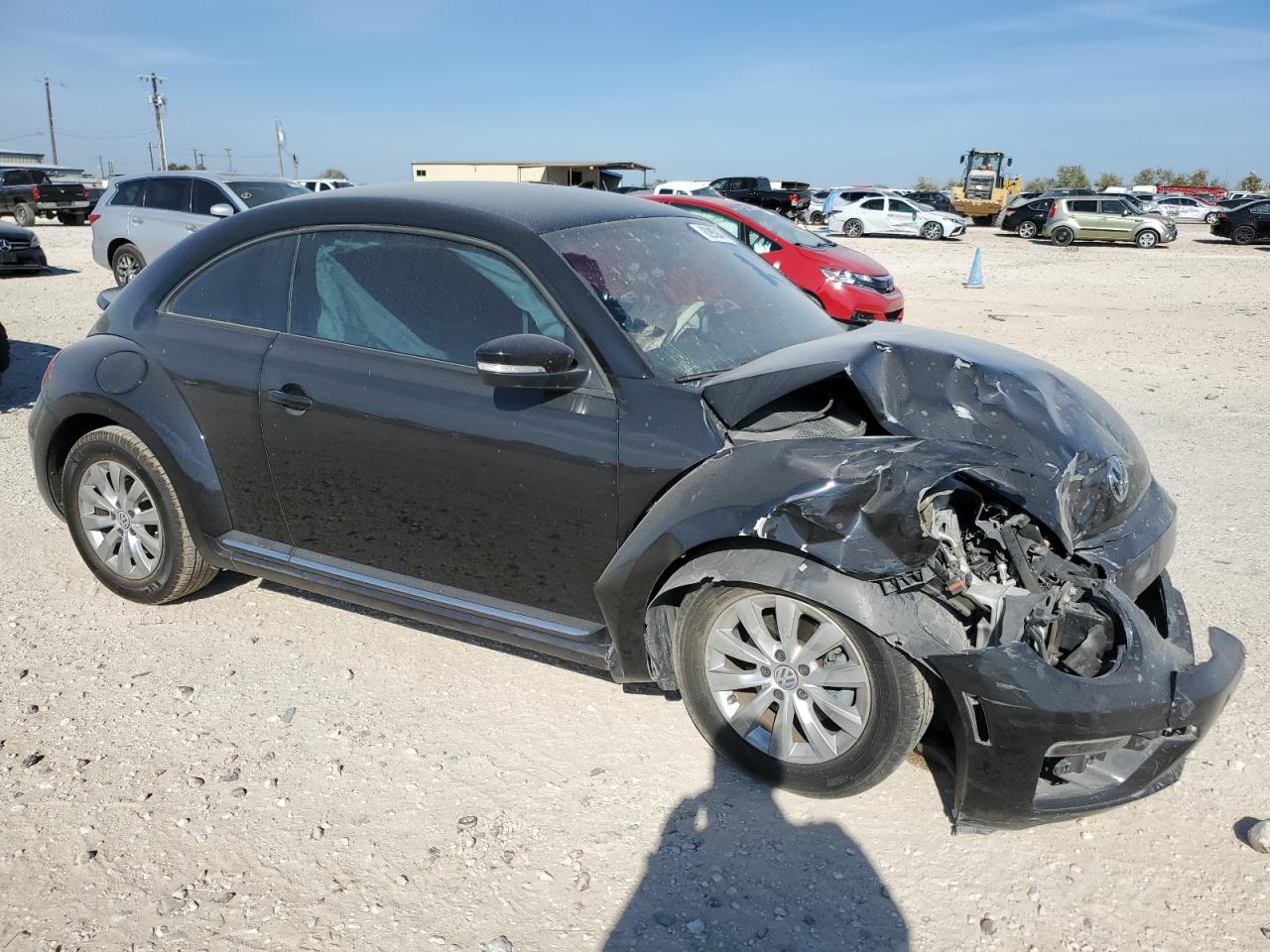 2019 Volkswagen Beetle - Image 4