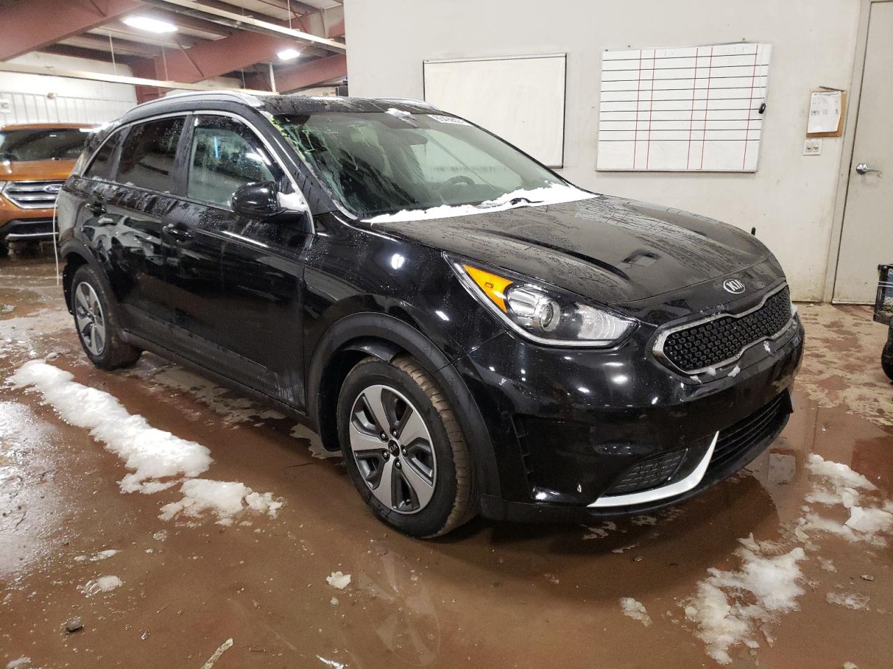 VIN KNDCB3LC8K5241034 2019 KIA NIRO no.4