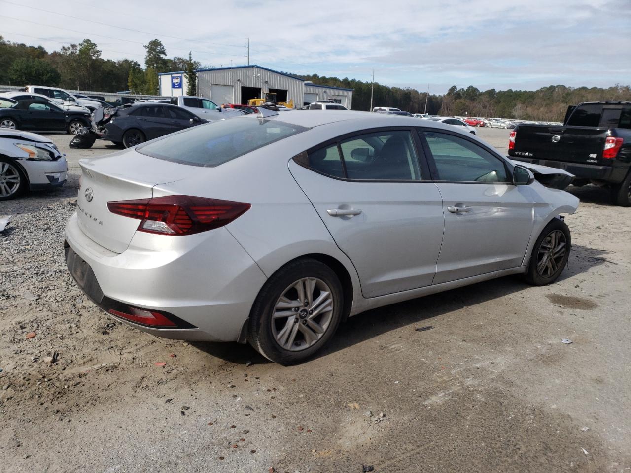 2020 Hyundai Elantra - Image 3