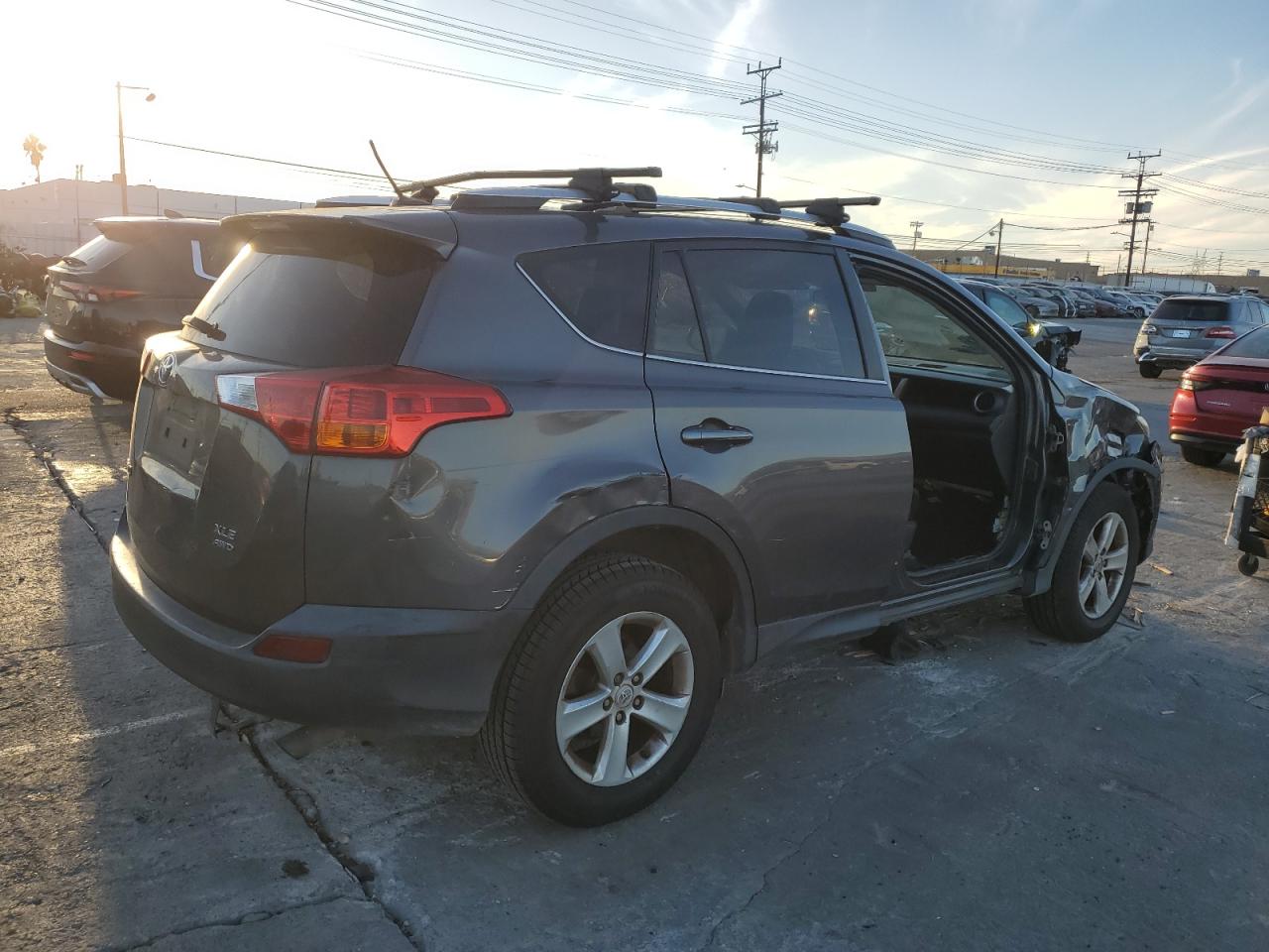 VIN 2T3RFREV7DW014770 2013 TOYOTA RAV4 no.3