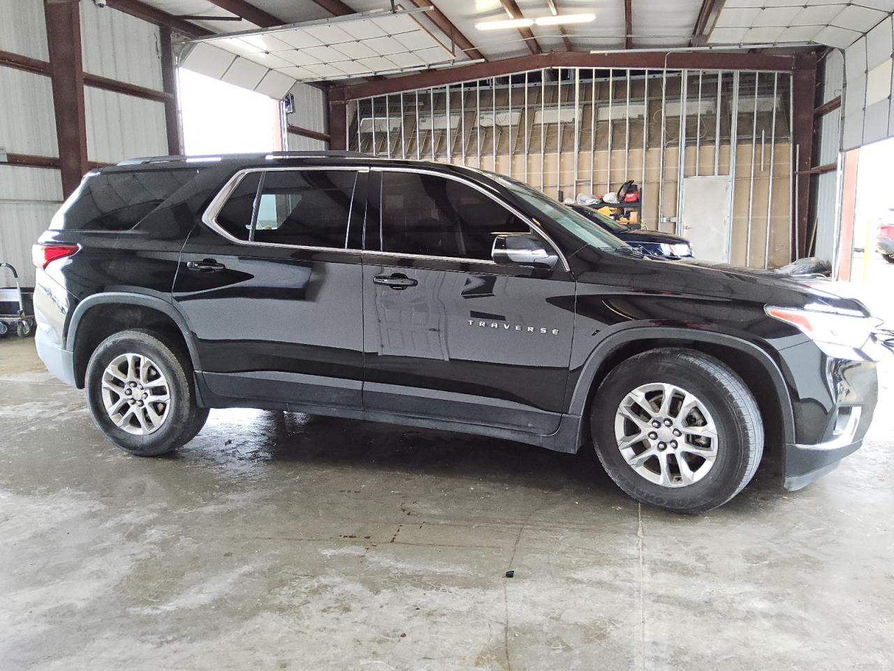 VIN 1GNERGKW7MJ135666 2021 CHEVROLET TRAVERSE no.4