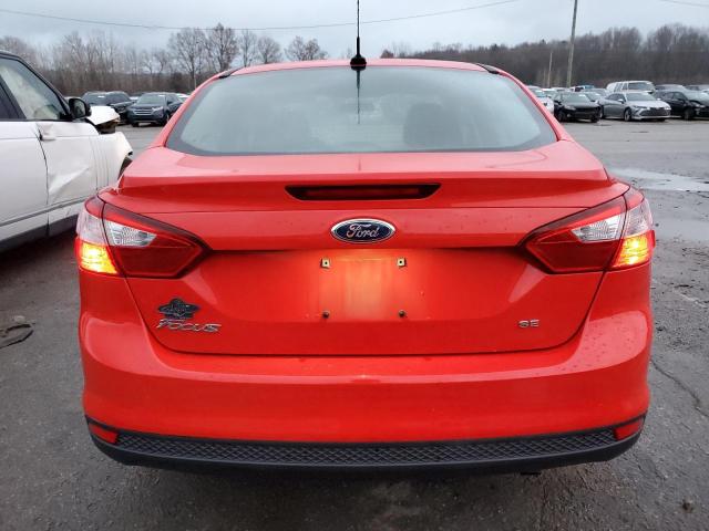 Sedans FORD FOCUS 2014 Czerwony