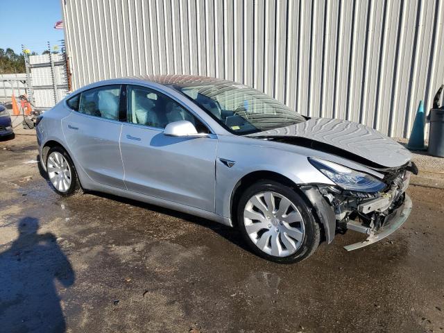  TESLA MODEL 3 2018 Сріблястий