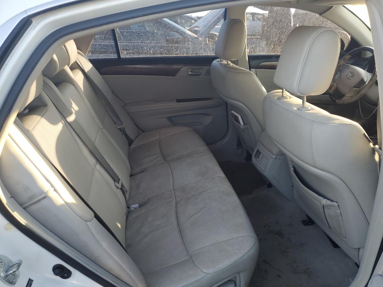 2012 Toyota Avalon - Image 10
