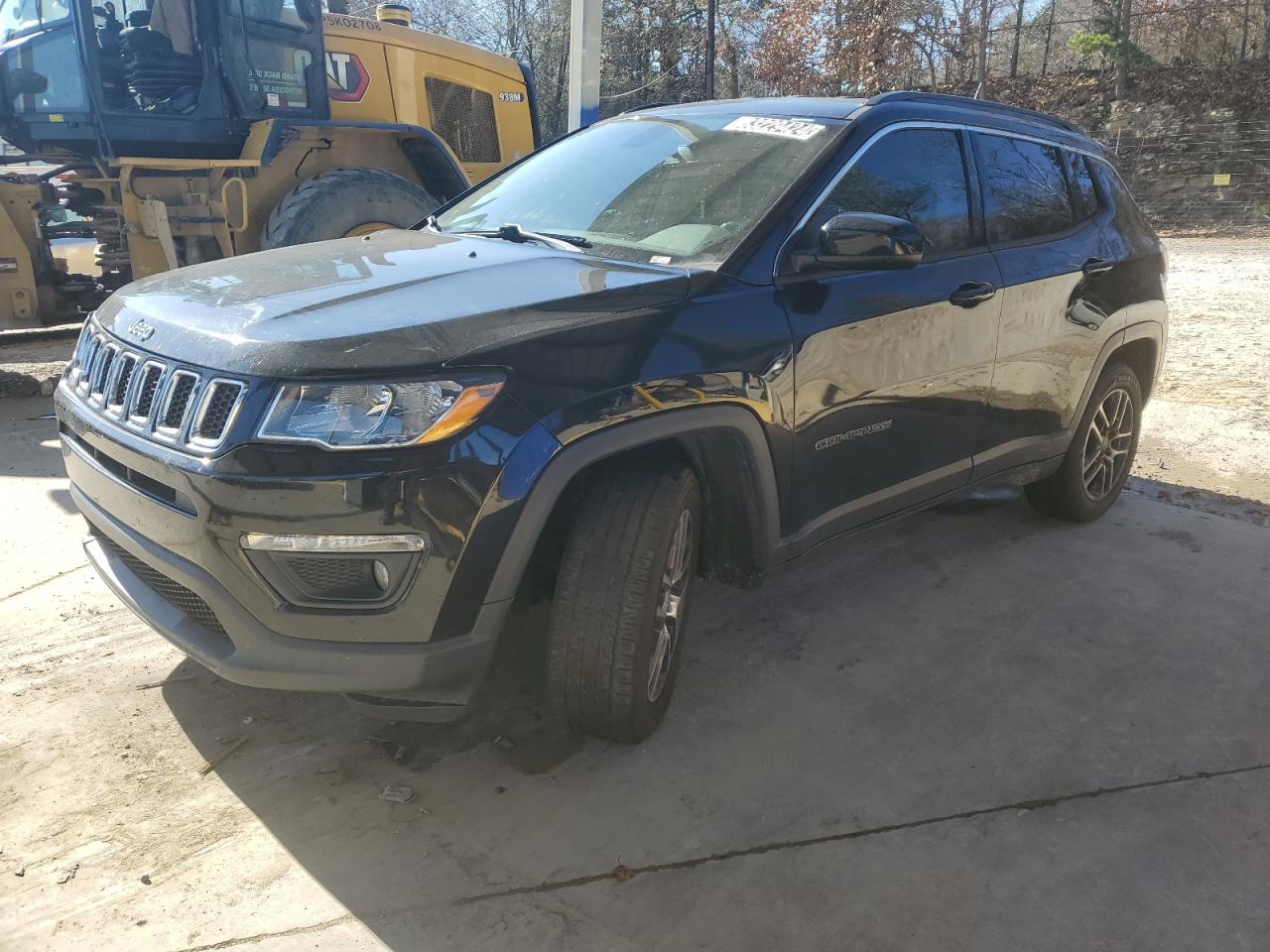 VIN 3C4NJCBB6KT743755 2019 JEEP COMPASS no.1