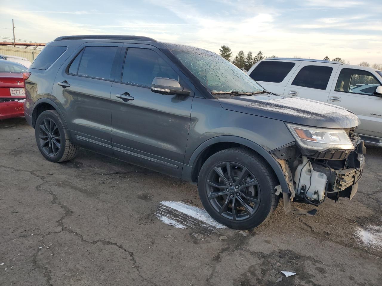 VIN 1FM5K8D83HGC88268 2017 FORD EXPLORER no.4