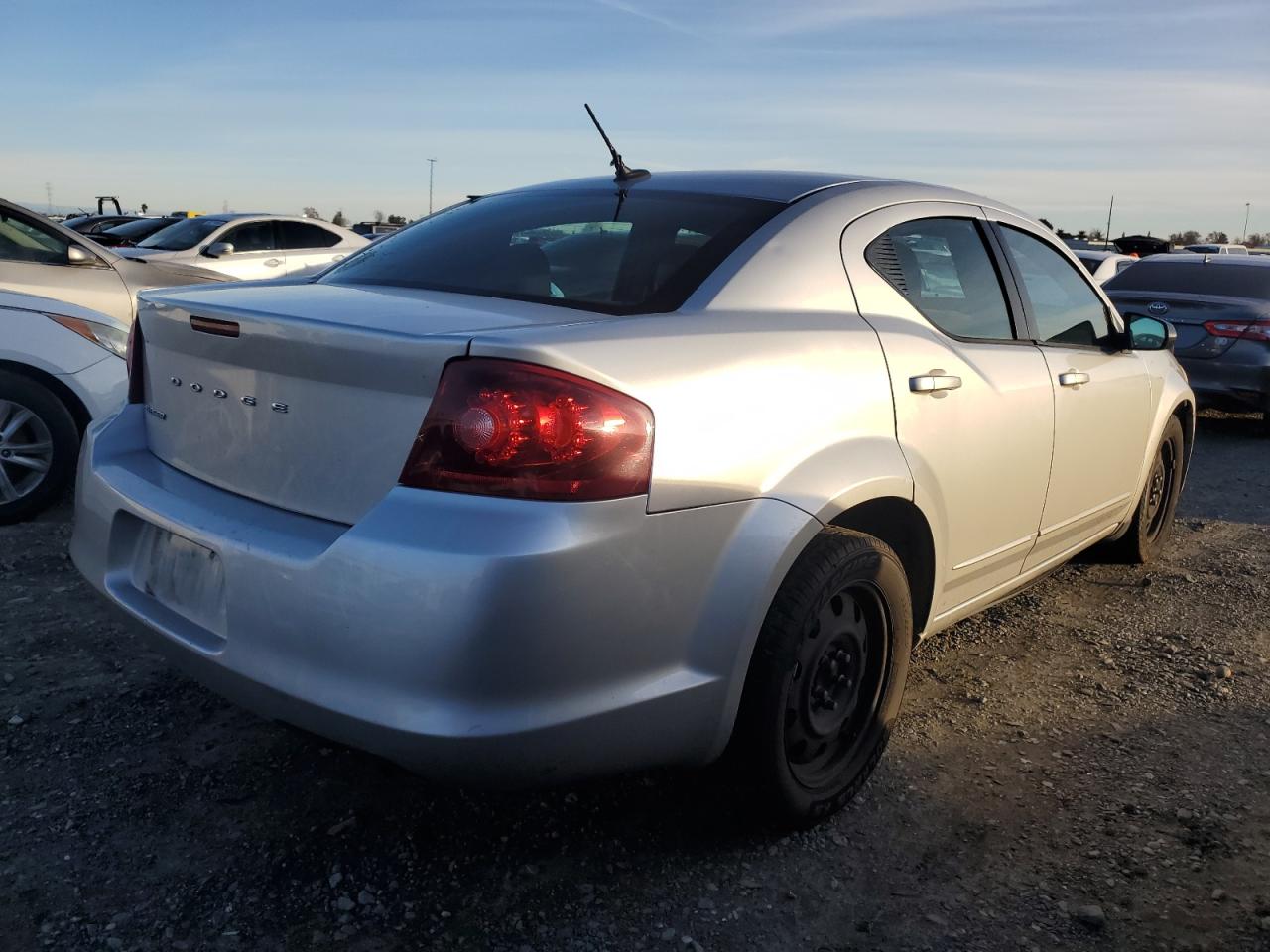 2012 Dodge Avenger - Image 3