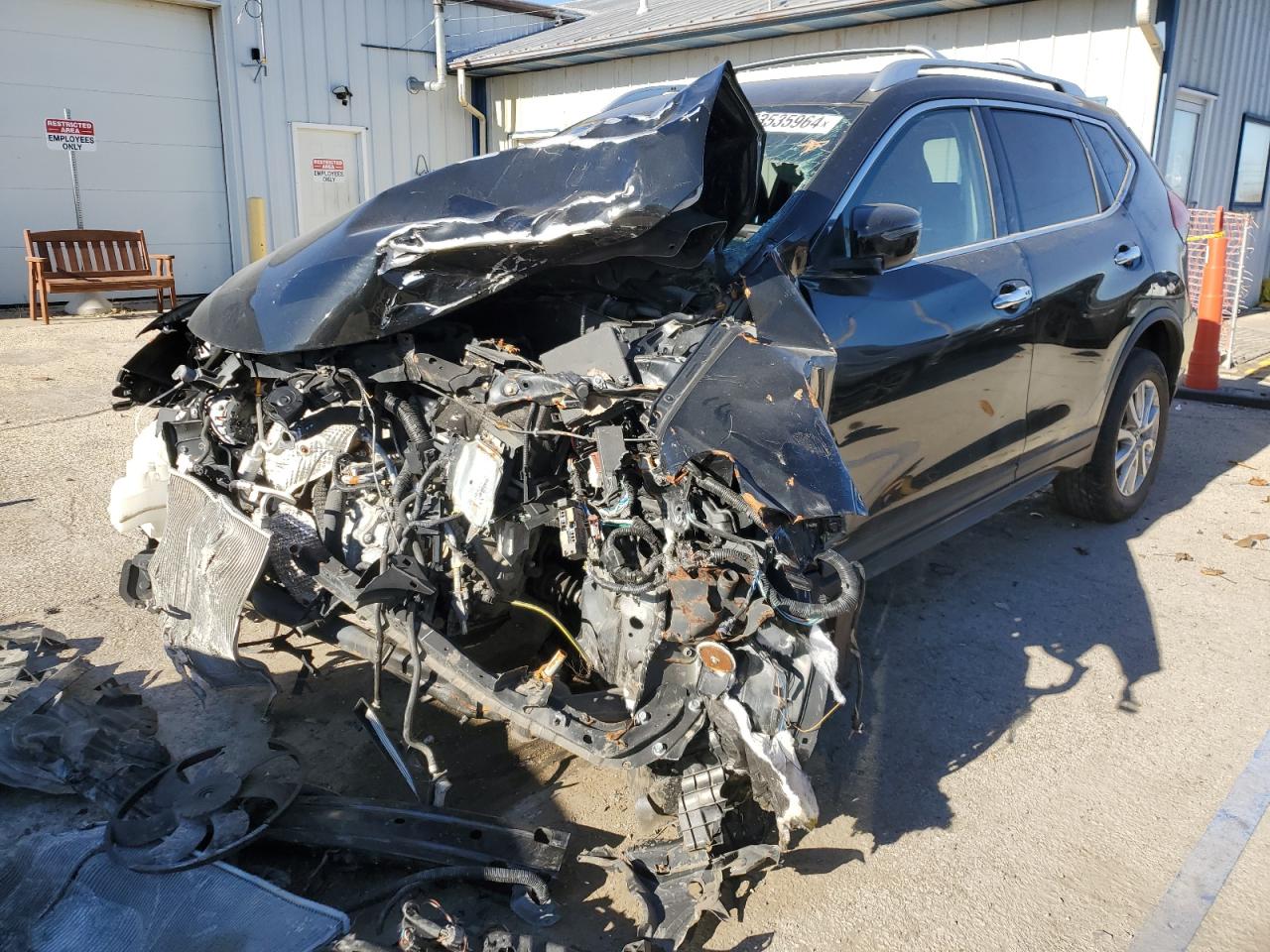 2017 Nissan Rogue S na sprzedaż w Pekin, IL - Front End