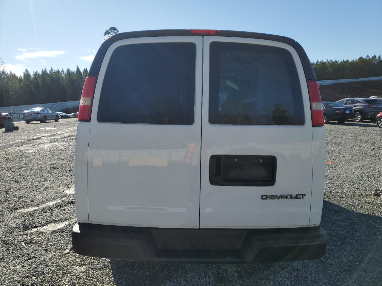 2003 Chevrolet Express - Image 6