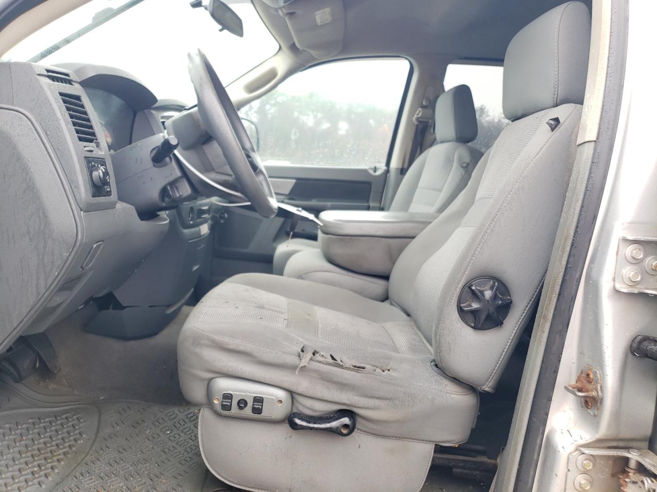 2009 Dodge RAM - Image 7