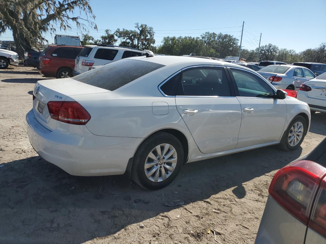 2015 Volkswagen Passat - Image 3