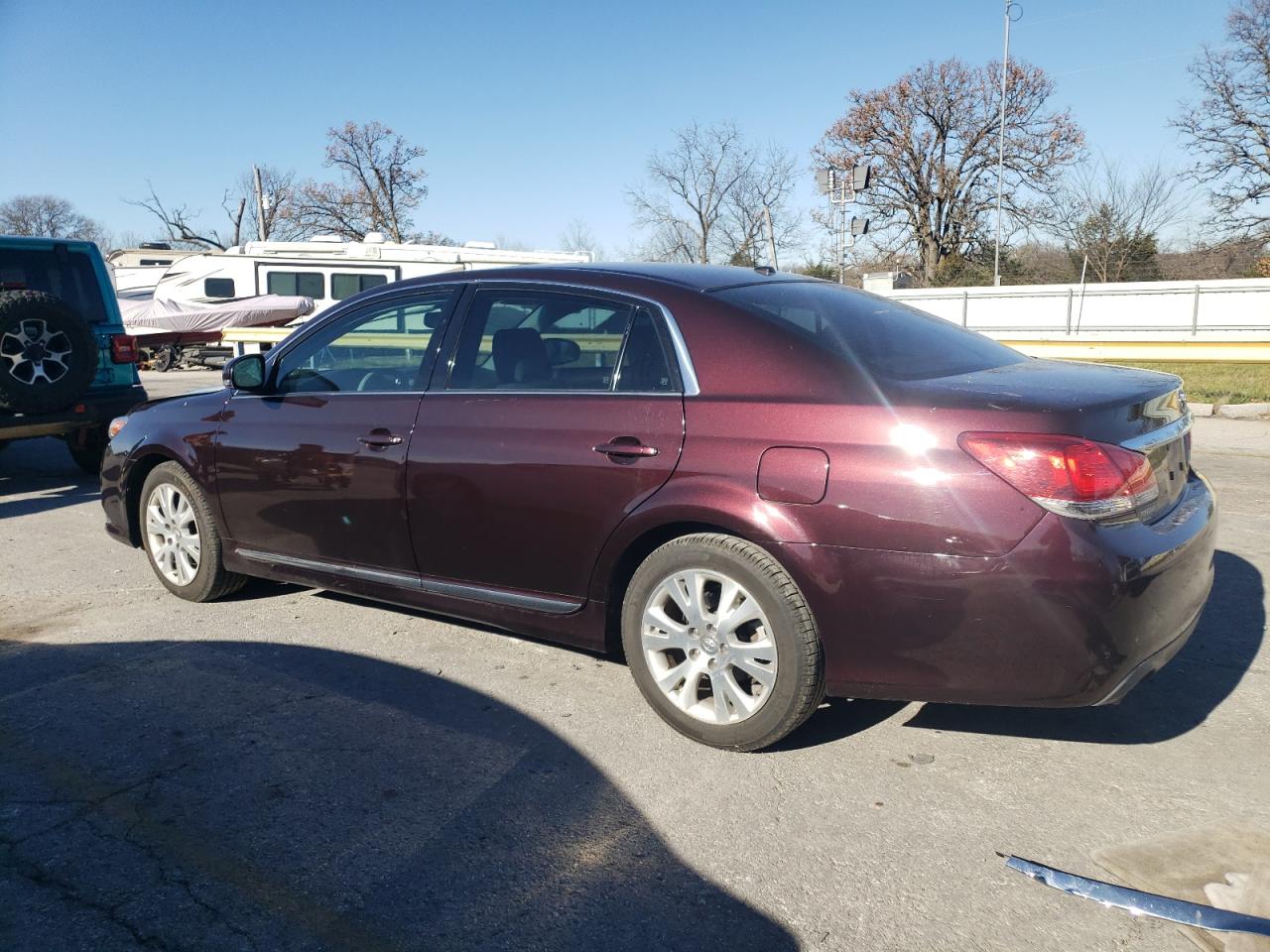 2012 Toyota Avalon - Image 2