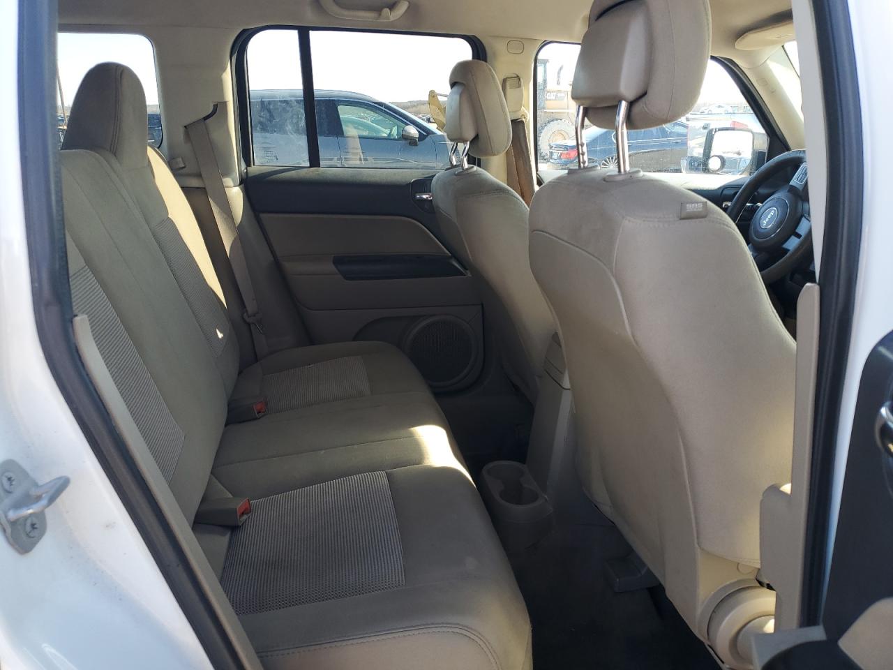 2014 Jeep Liberty (Patriot) - Image 11