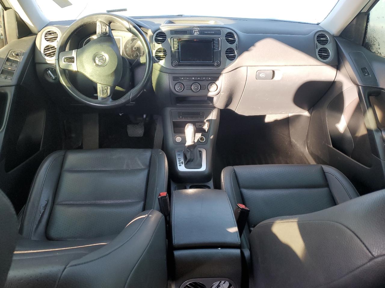 2017 Volkswagen Tiguan - Image 8