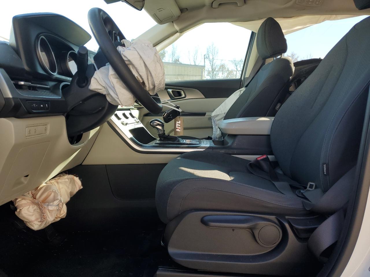 2023 Kia Carnival - Image 7