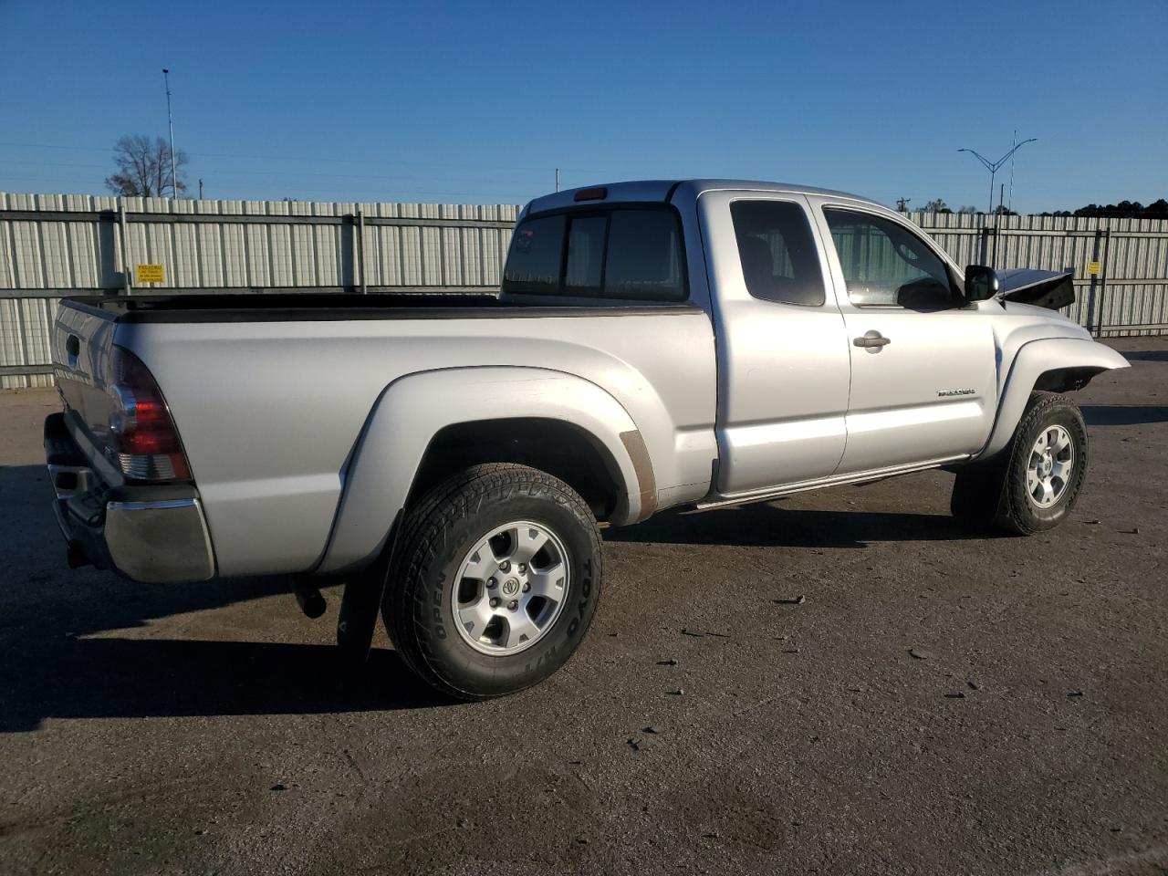 2012 Toyota Tacoma - Image 3