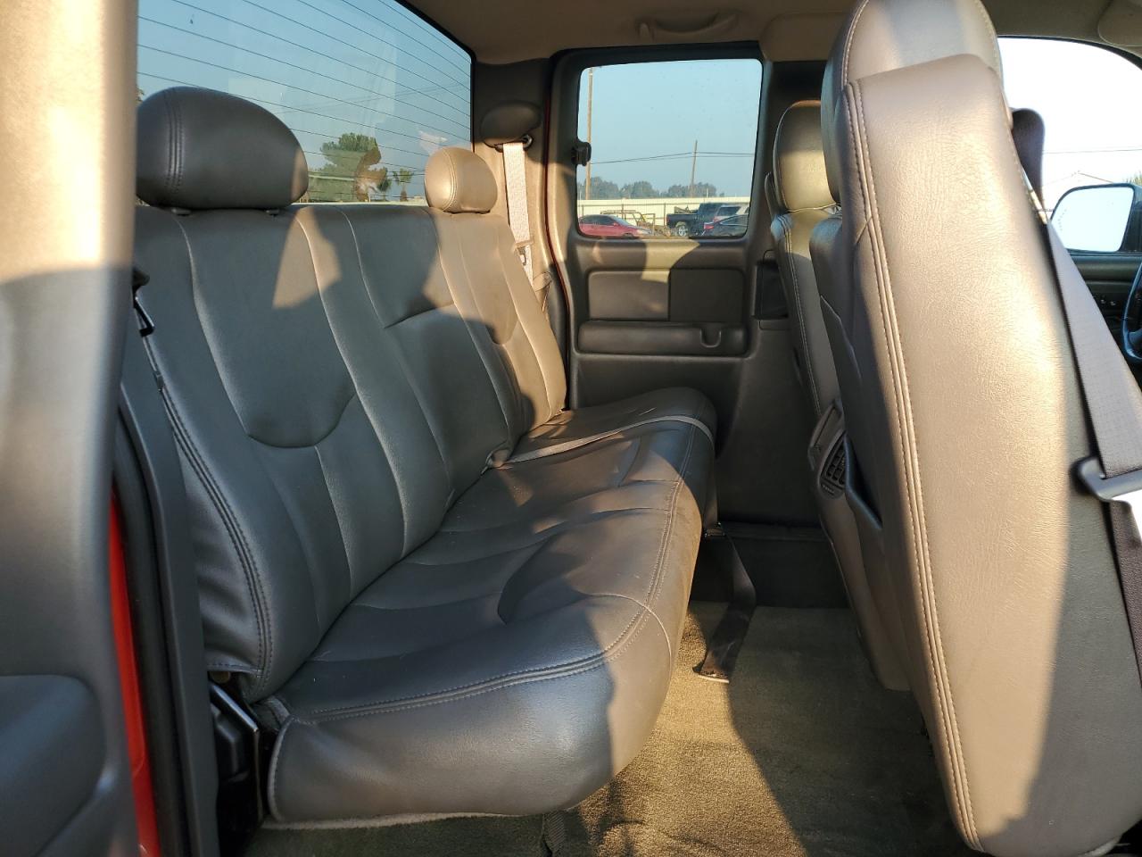 2004 GMC Sierra - Image 10