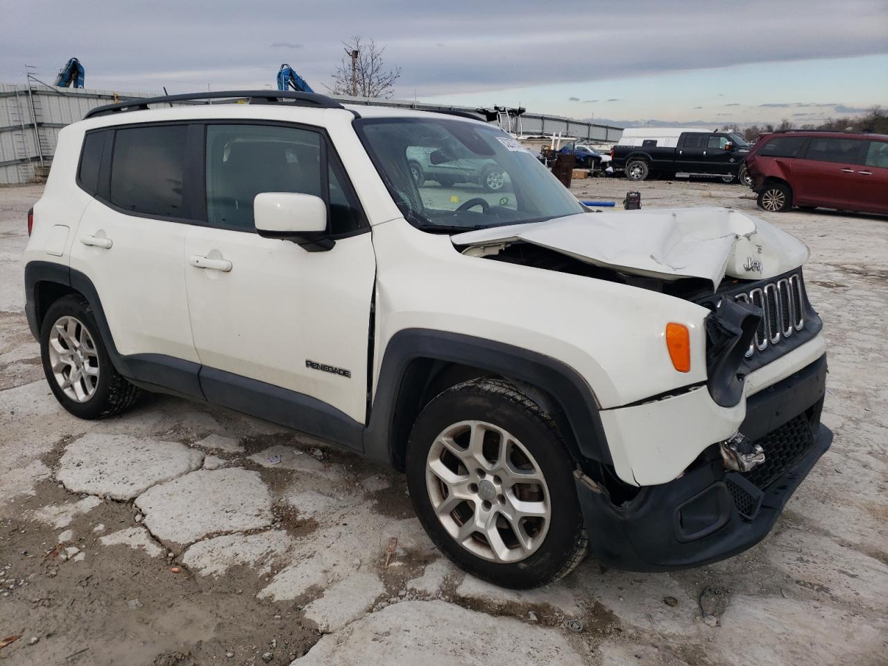 VIN ZACCJABB8HPE91261 2017 JEEP RENEGADE no.4