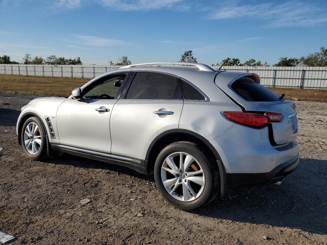 VIN JN8CS1MU1GM670397 2016 INFINITI QX70 no.2