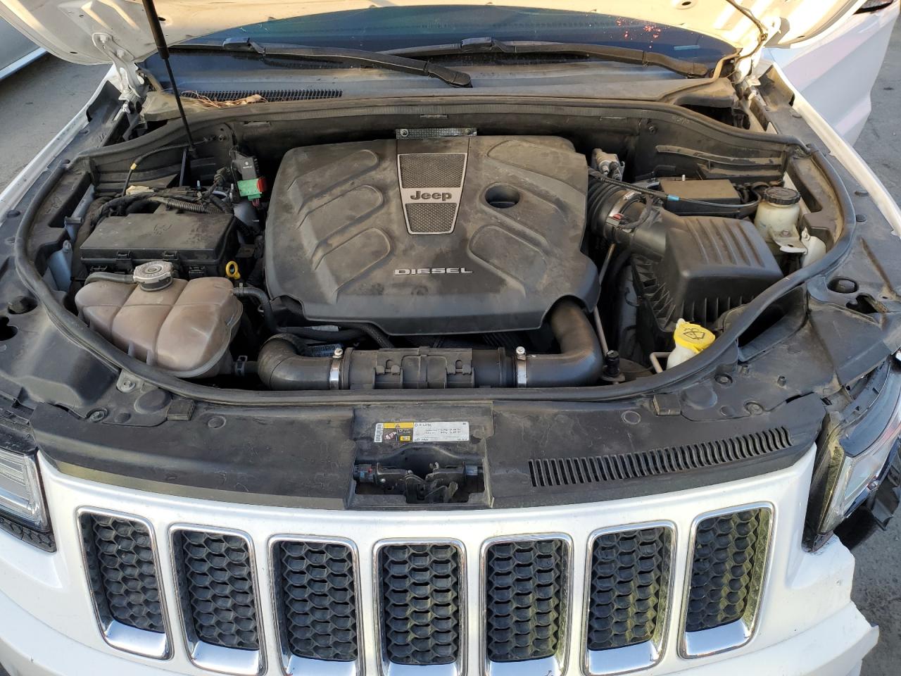 2014 Jeep Grand Cherokee - Image 12
