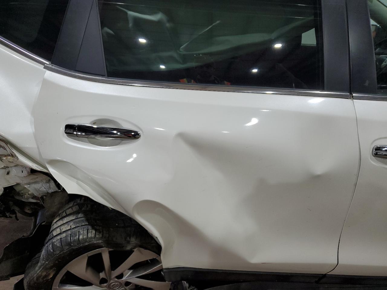 2015 Nissan Rogue - Image 11