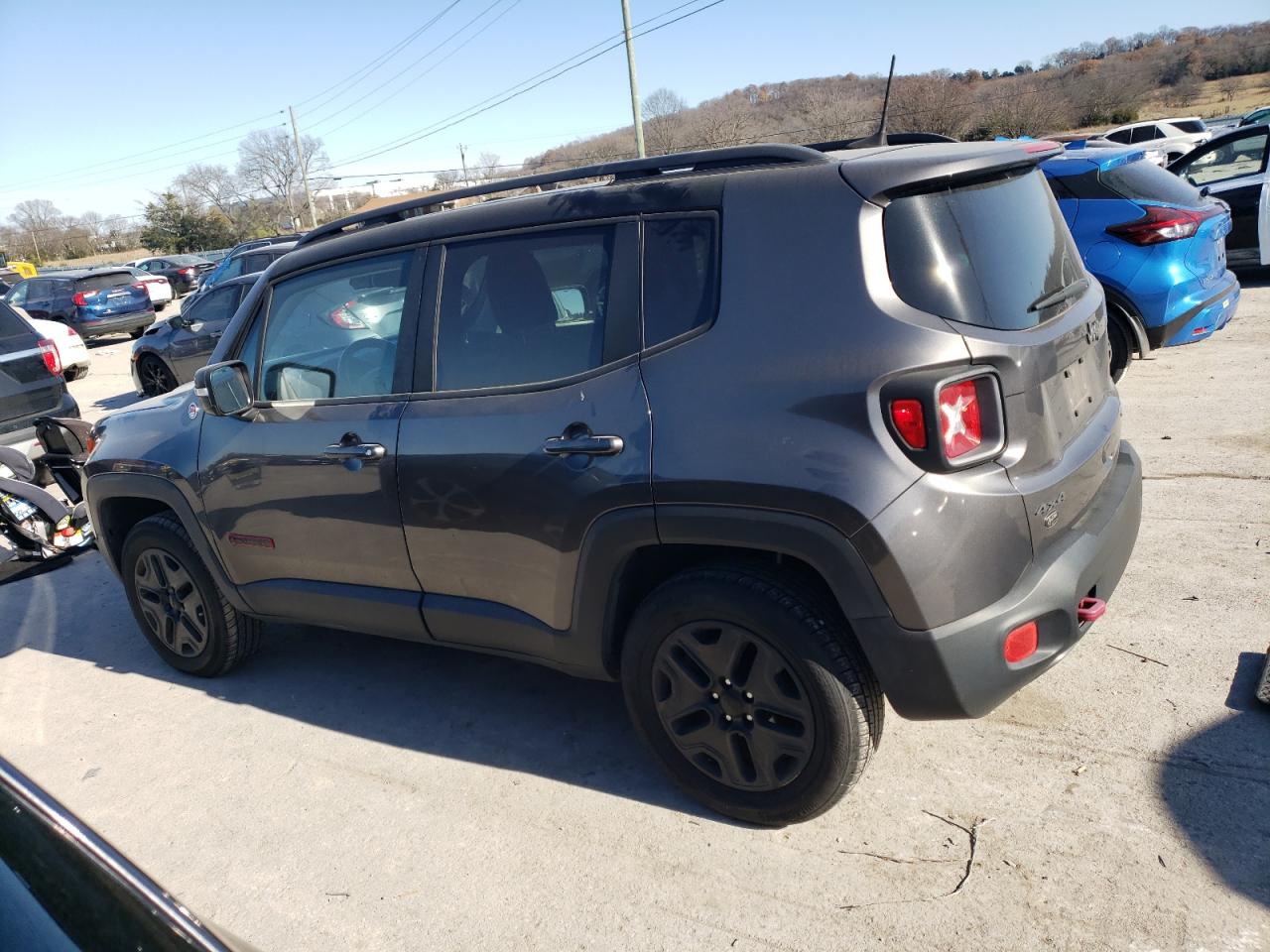 VIN ZACCJBCB0JPH44695 2018 JEEP RENEGADE no.2