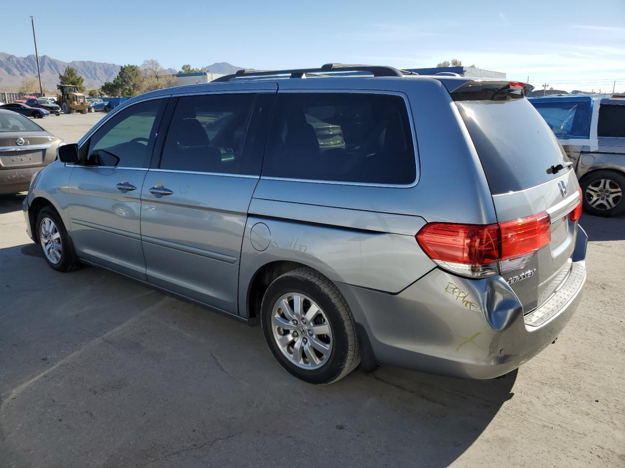 2010 Honda Odyssey - Image 2