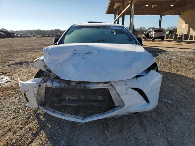  TOYOTA CAMRY 2016 Biały