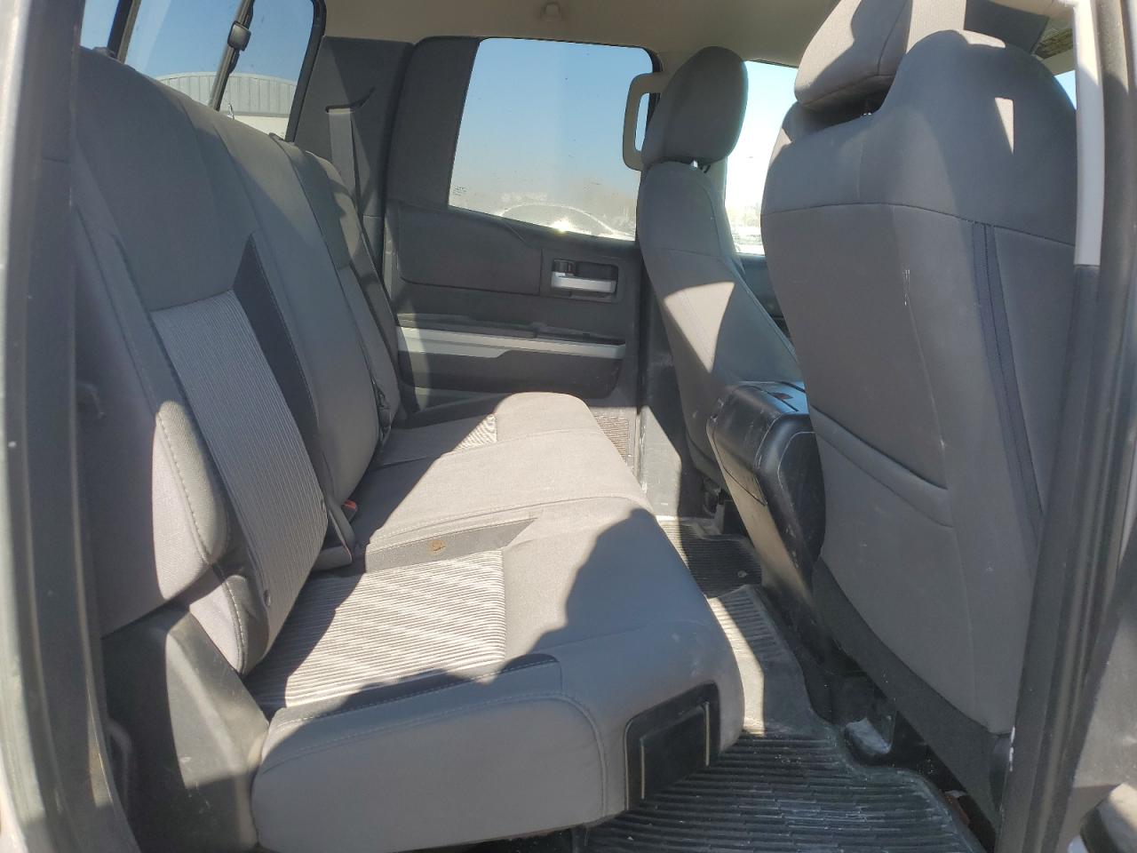 2014 Toyota Tundra - Image 11