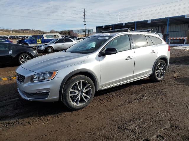  VOLVO V60 2017 Srebrny