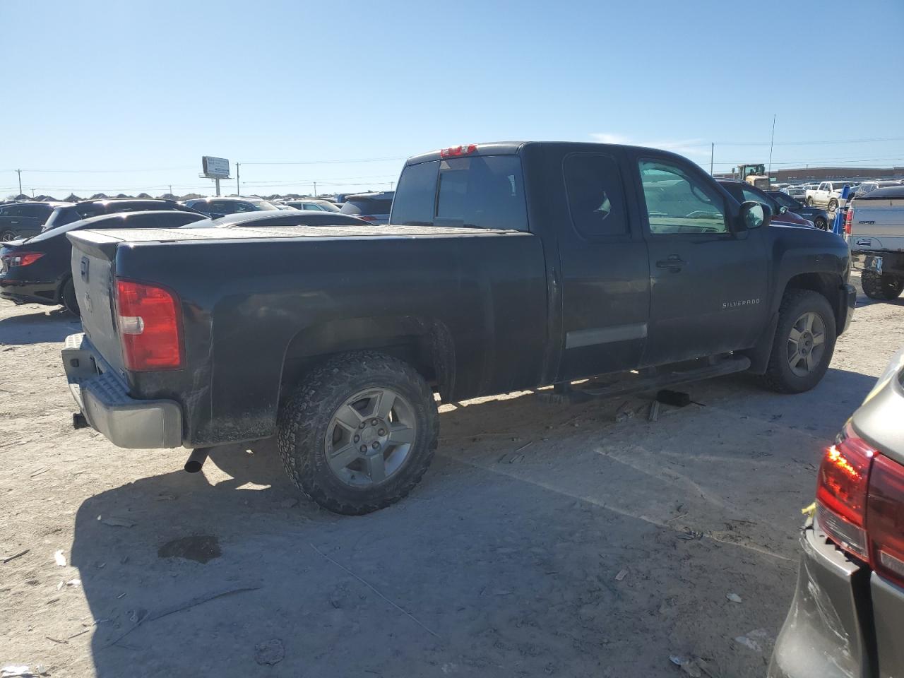 2010 Chevrolet Silverado - Image 3