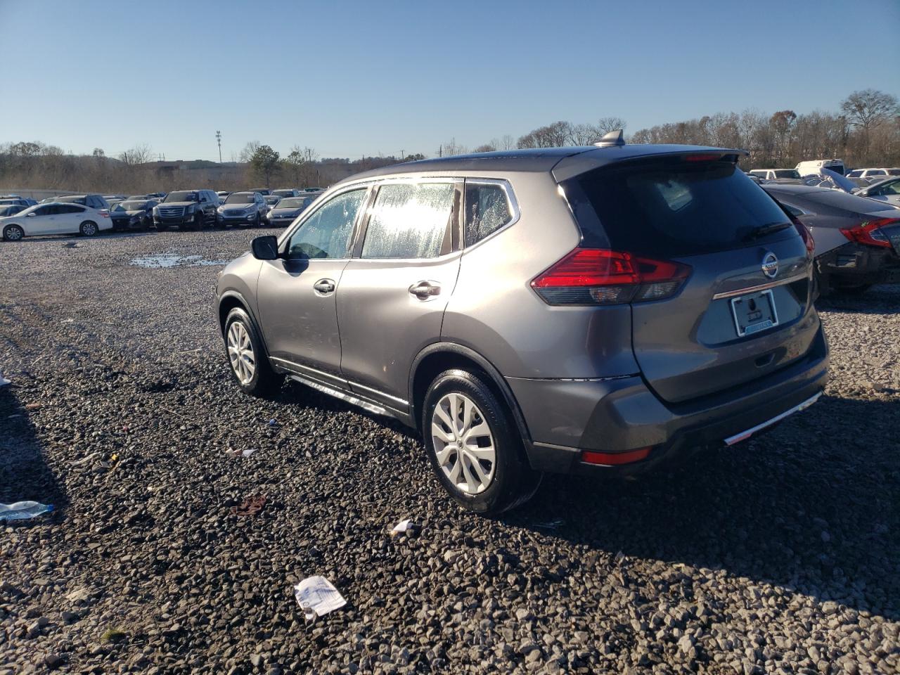 2017 Nissan Rogue - Image 2