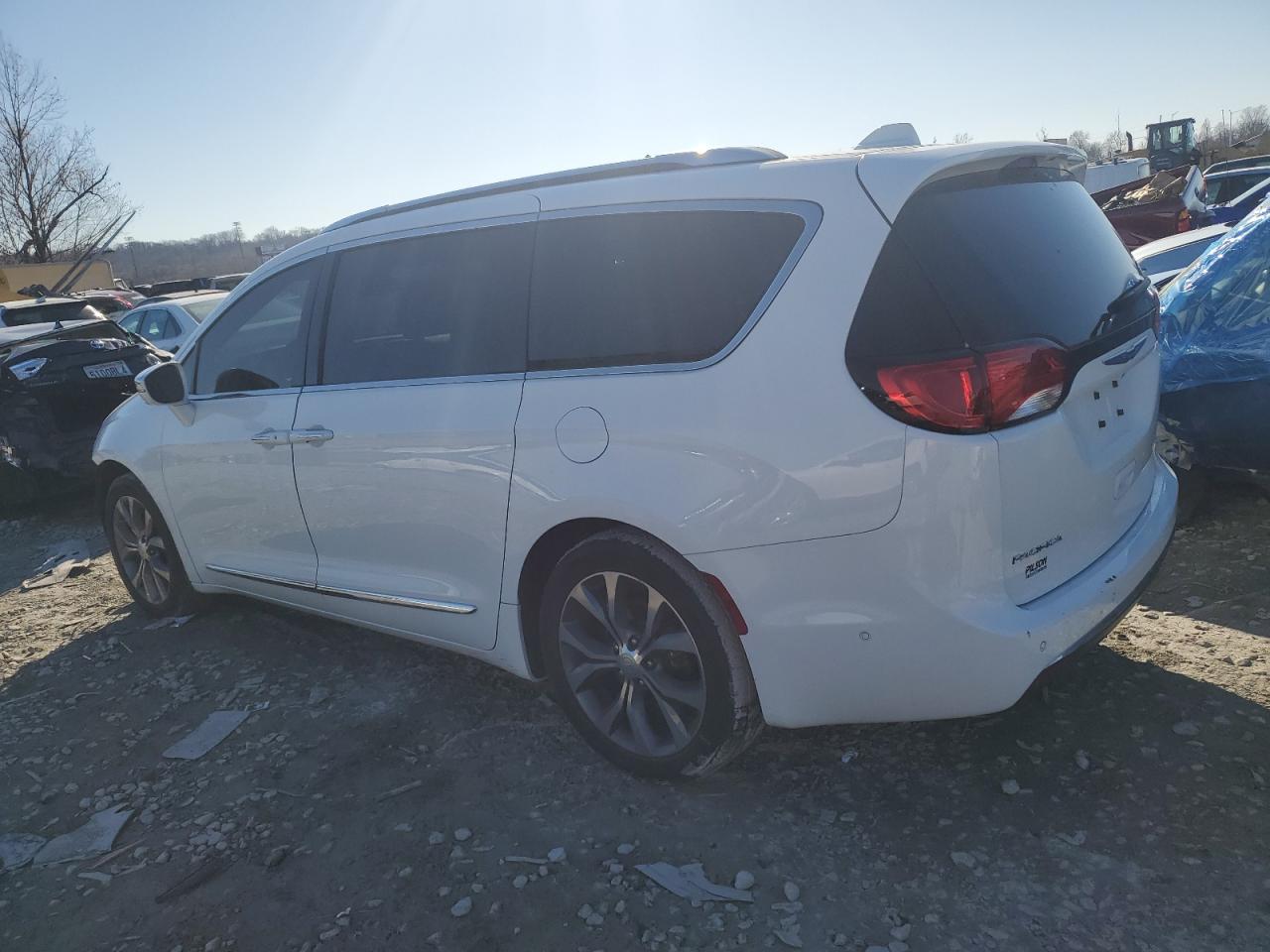 2017 Chrysler Pacifica - Image 2