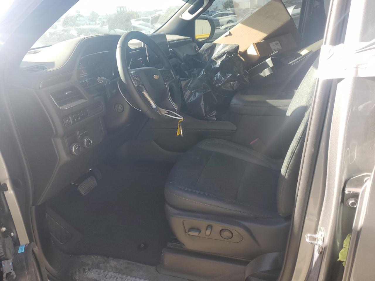 2023 Chevrolet Suburban - Image 7