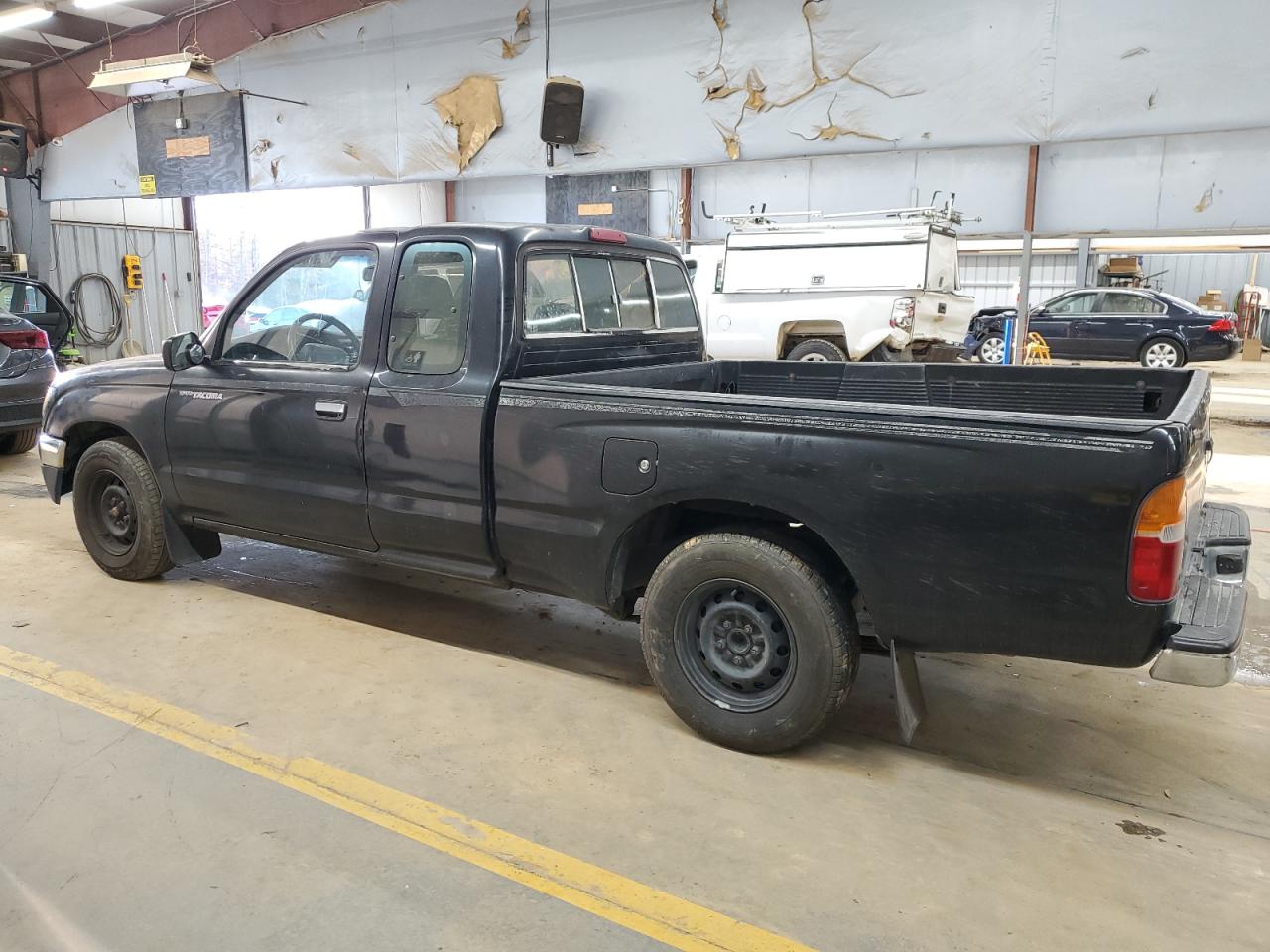 1995 Toyota Tacoma - Image 2