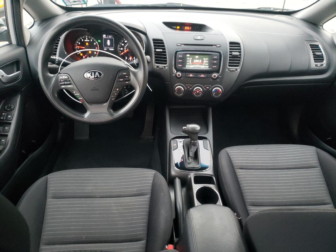 2017 Kia Forte - Image 8