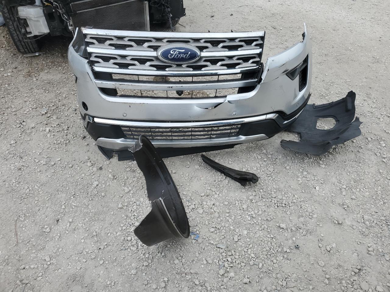 2018 Ford Explorer - Image 13