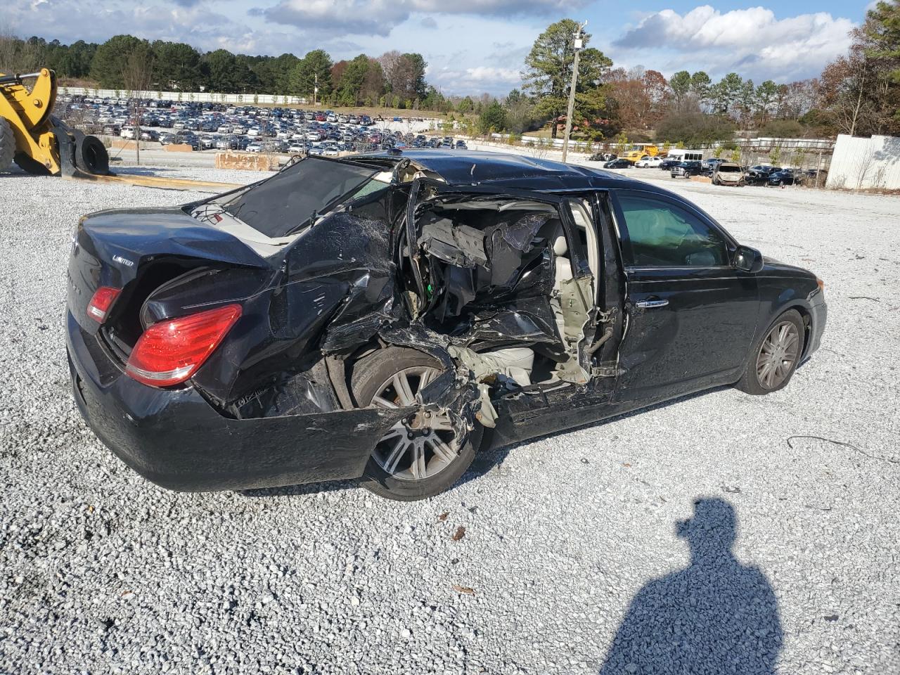 2010 Toyota Avalon - Image 3