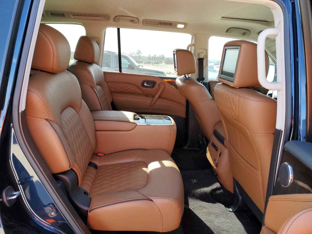 2019 Infiniti QX80 - Image 11