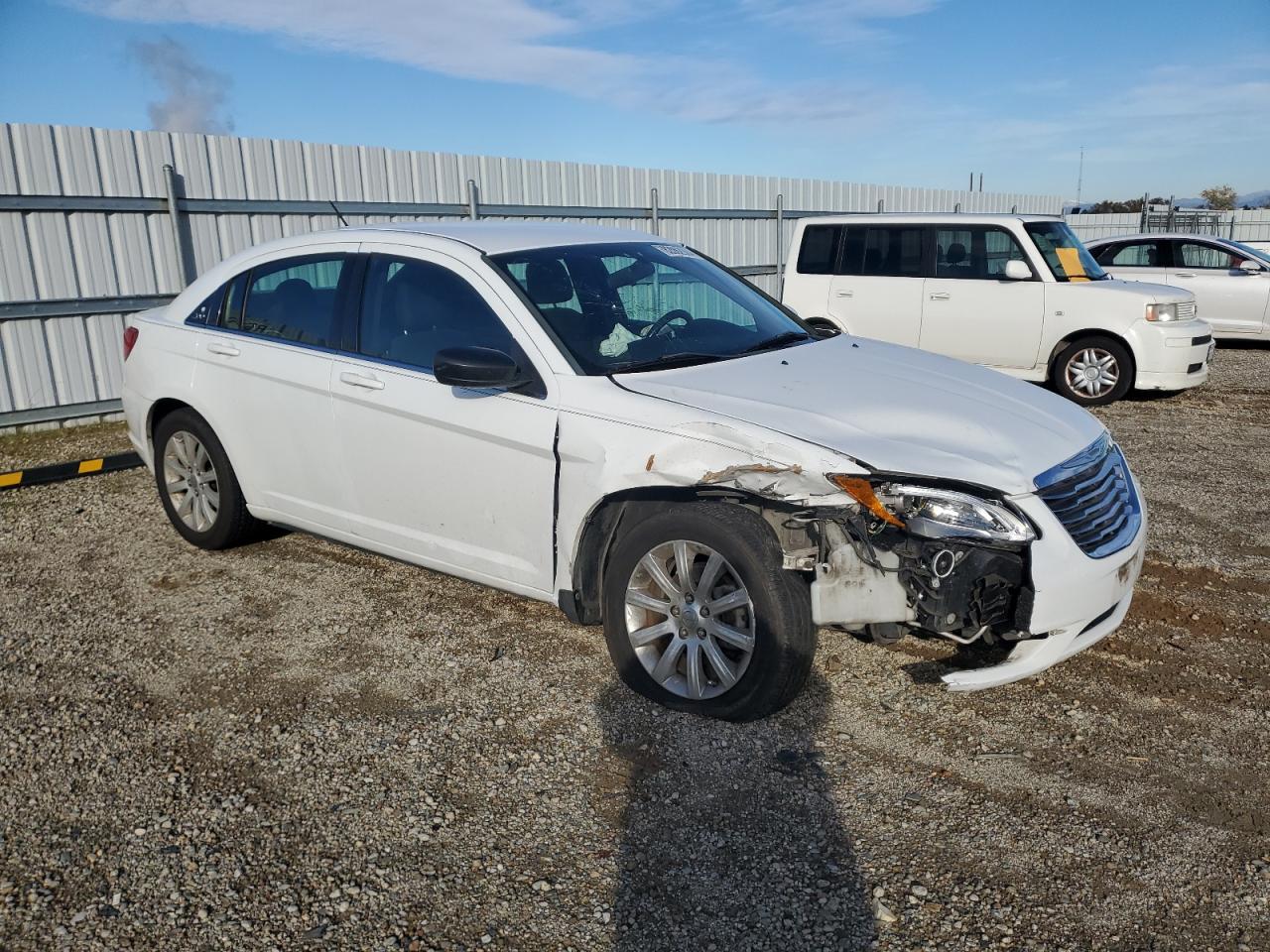 VIN 1C3CCBBB3DN762945 2013 CHRYSLER 200 no.4