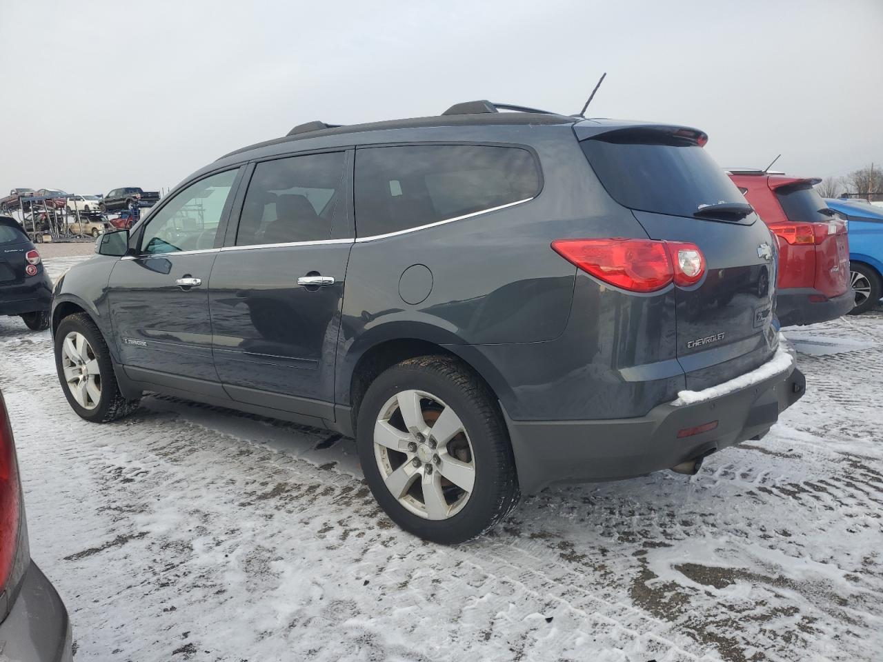 2009 Chevrolet Traverse - Image 2