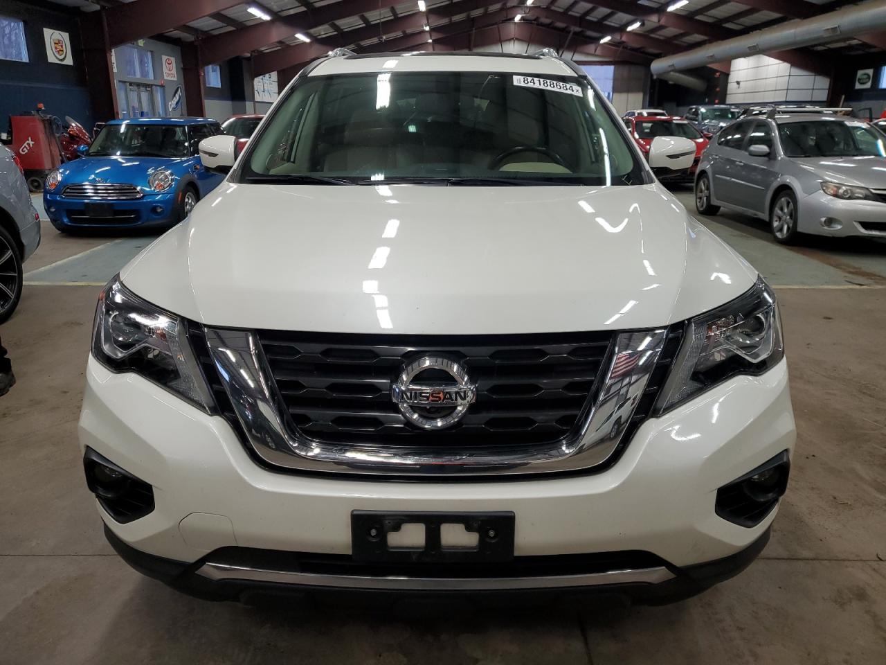 2019 Nissan Pathfinder - Image 5