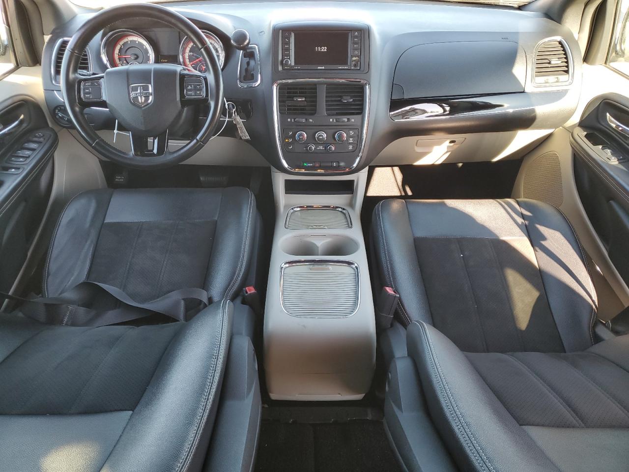 2019 Dodge Caravan - Image 8