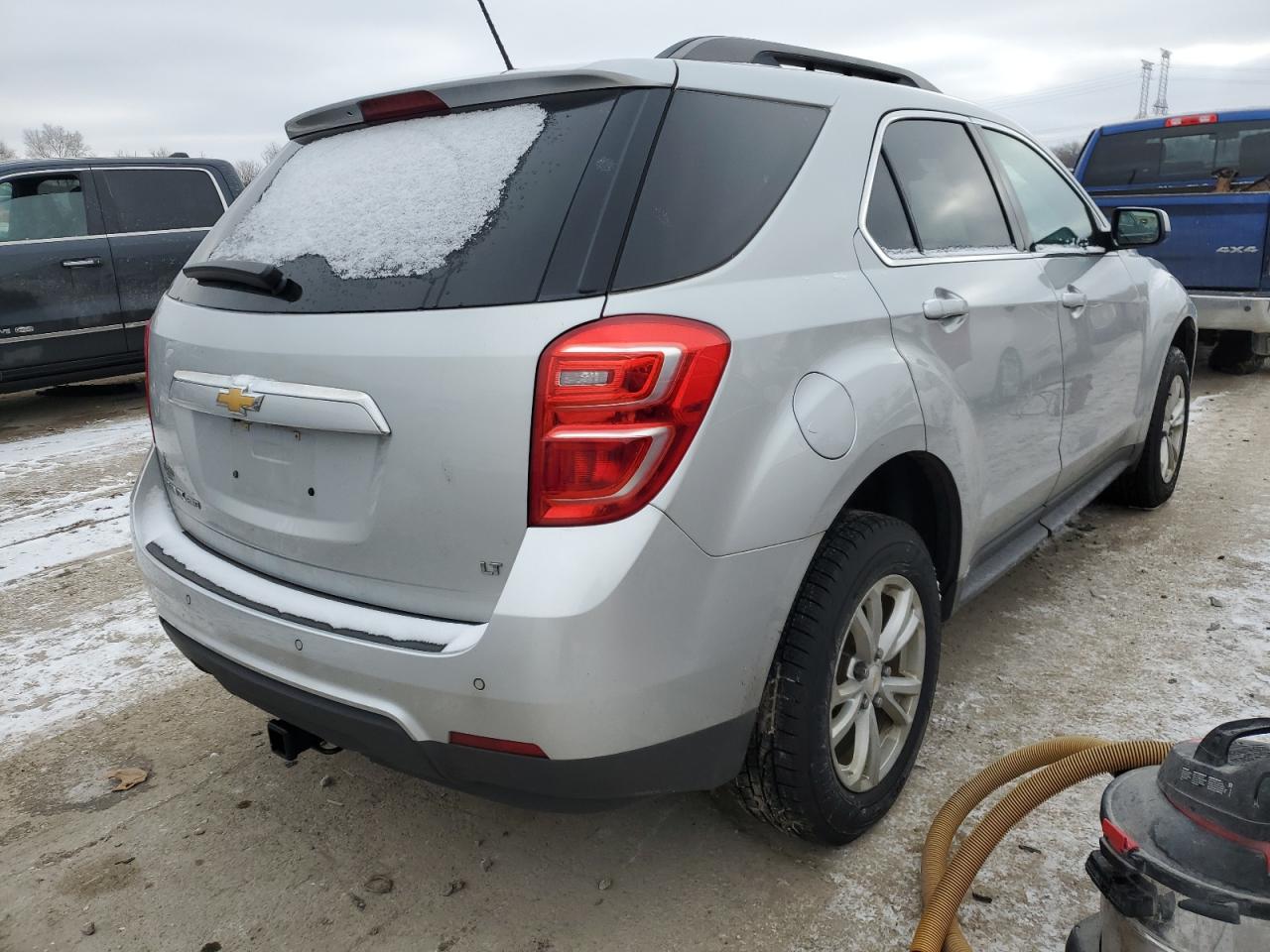 2017 Chevrolet Equinox - Image 3