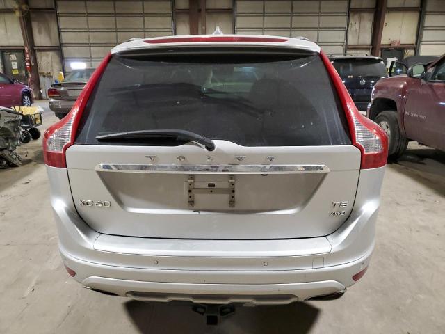  VOLVO XC60 2017 Srebrny