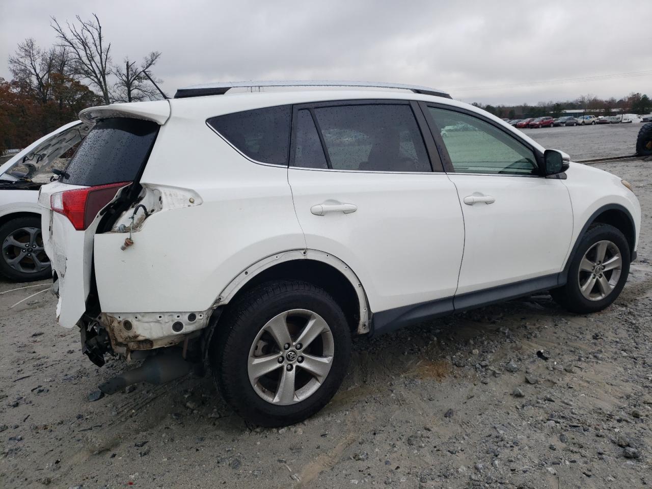 2015 Toyota RAV 4 - Image 3
